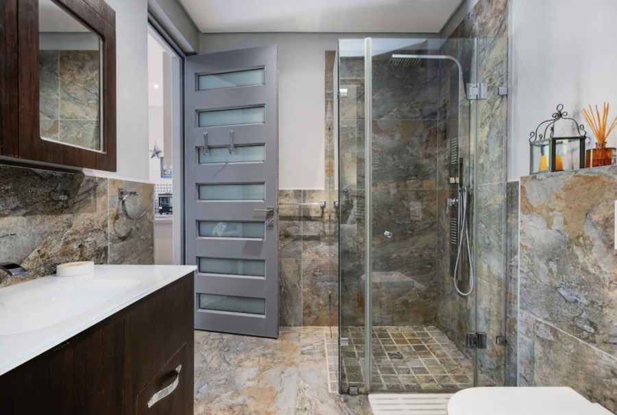 To Let 6 Bedroom Property for Rent in Bakoven Western Cape